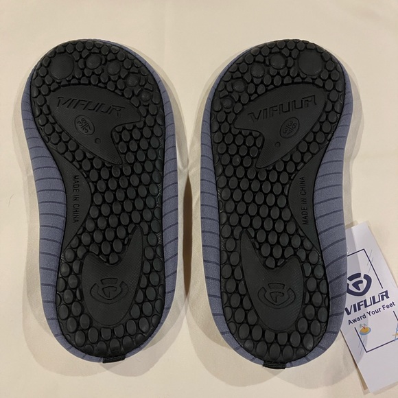 NWT Water Sport Shoes, Gray, Size 36/37, US 6.5 - Picture 5 of 7